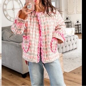 NWT PINK FLORAL QUILTED JACKET WITH PINK TRIM AND ADORABLE POCKETS